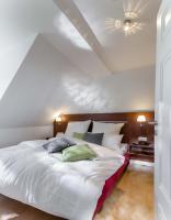 One-Bedroom Apartment 32RB8