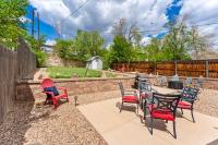 3 bedroom *Downtown* with Firepit - B&B Colorado Springs