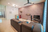 Serenity Family Stay Ipoh 8 pax - B&B
