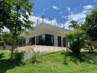 Designer Villa "Sunset Hills" with Pool - B&B