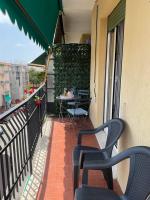 Vista Mare a 150 mt dalla spiaggia - free parking e AC - B&B Pietra Ligure