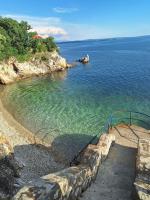 Apartment in Kostrena quiet place near the beaches - Chambres d’hôtes