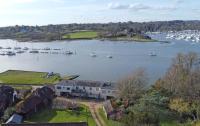 Brooklands Farm Hamble River Apartment with river frontage and garden - B&B Southampton