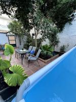 Oasis Pool Flat-near 2 metro stations- - B&B Pireo