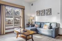 S105 Canmore Stay- Hot tub, gym, parking Mtn Retreat - Chambres d'hôtes Canmore
