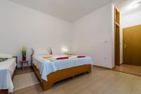 Dreibettzimmer mit eigenem Bad