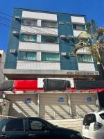 Apartamento novo sofisticado no centro da cidade com garagem - B&B