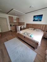 Lena Apartman - Bed and Breakfast