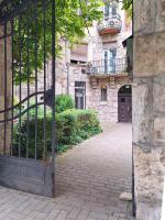 Modern Parkside Garden View Apartment - Ferienwohnung Budapest