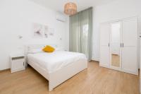 Apartment mit 2 Schlafzimmern und Balkon