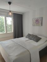 Saunallinen tilava kaksio keskustan ja rautatieaseman tuntumassa - B&B Hämeenlinna