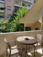 July's Beach Apartment - Bed and Breakfast Vlorë