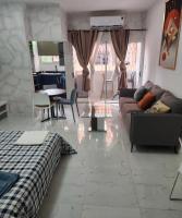 Over cloud 1 - B&B Marcory