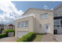 Warwick Views - Family Hot Tub Home Lovely Views with Ample Parking - Bed and Breakfast