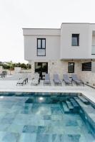 Luxury Villa Pam - Private villa with a heated pool and a summer terace with 4 bedrooms - 230 m2 NEW!! - Chambres d'hôtes Mandre