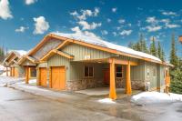 Best Ski-in out 3 Bdrm Chalet, with Hot Tub - Chambres d’hôtes Big Eddy