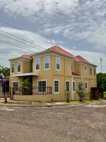 Private Spacious Modern 4BR Home with Full Kitchen - B&B