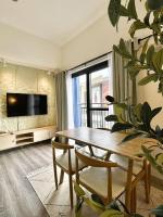 Studio Unit right beside Malls - B&B