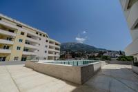 LUX Seafront APT - Close to the Sea - Private Parking - B&B