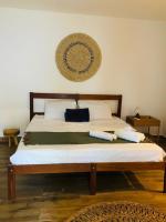 Deluxe Queen Suite