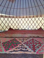 Feel Nomad, Horse Riding Yurt Bishkek - Ferienwohnung Bischkek