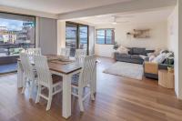Breakers 12 - B&B Forster