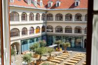 Boho Design Studio - Historic City Center with Free Parking & AirCon by HERO HOMES - B&B Graz