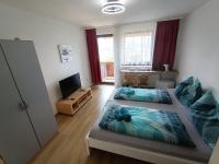 Deluxe Double Room (1 adult + 2 children)