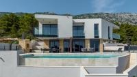 Villa Mare Peljesac - Luxury Seafront Retreat with Infinity Pool - Chambres d'hôtes Pijavičino