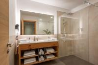 Two-Bedroom Apartment with Shower