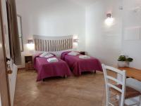 Großes Doppel-/Zweibettzimmer