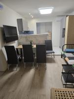 Amelie & Sea - Ground Floor Penthouse with 2 Terraces, Green Views, Sleeps 9 - Bed and Breakfast Vir