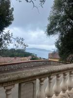 Bas de villa vue mer Eze village - B&B