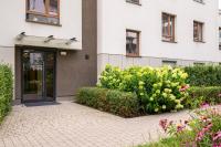 Metro Bemowo Apartment with Garden - Bed and Breakfast