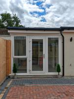 Gated 2 Guests Private House Free Parking - B&B