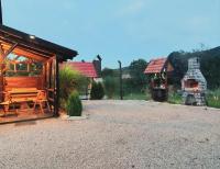 Lone Coyote - B&B Slunj