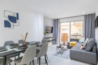 Beautiful 2BR - 20 meters from beach - in city center - B&B