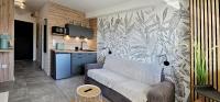 HOLIDAY HOME Slavia New 605 przy plaży z balkonem i widokiem na morze - Chambres d’hôtes