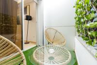 Luxury 1BR with Charming Balcony - Romantic Getaway - B&B Rabat