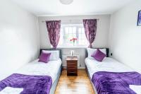 Free Parking - Large House - Groups - Wolverhampton - Bed and Breakfast Bilston