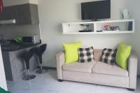 City Suites Ramos Luxury with Balcony - B&B