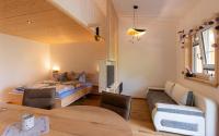 One-Bedroom Apartment with Shower