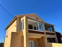 Breathtaking Mediterranean Views from Renovated Cosy Nest, Walk to Portissol Beach and Port - Chambres d'hôtes Sanary-sur-Mer
