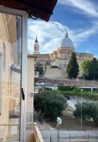 Eleganza retrò con vista sulla Basilica - Ferienwohnung Loreto