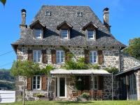 Maison familiale en Auvergne, nature et confort, 20 min Lioran - B&B