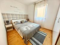 Apartamento de 2 dormitorios con terraza