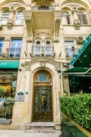 The Lantern Villa with Terrace - Bed and Breakfast Bakoe