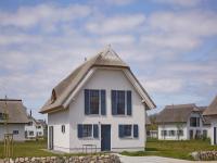 Reetland am Meer - Luxus Reetdachvilla mit 3 Schlafzimmern, Sauna und Kamin F08 - Chambres d'hôtes Dranske