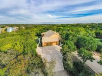 Hill Country 5 Acre Ranch Home With Pool and Hill Country Views! - Ferienwohnung