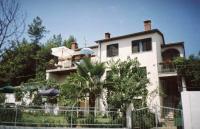 Cozy-family apartment (5-10 min from main market) - B&B